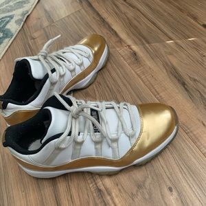 Authentic Air Jordan 11 Low / Metallic Gold